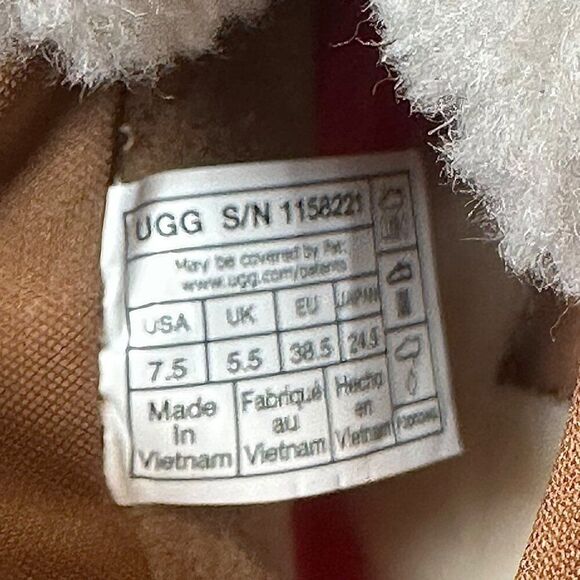 UGG Brecken Insulated Hiker Boots Women 7.5 Waterproof Shearling Winter Snow - Picture 8 of 9